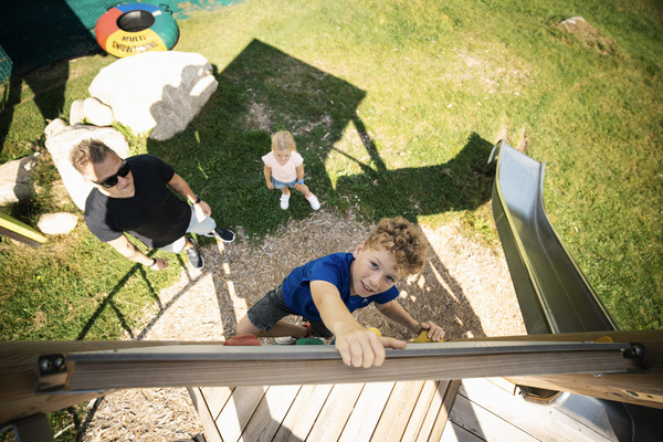 Spielplatz mit Kletterwand im Spass-Park Hochschwarzwald Bildnachweis:  Hochschwarzwald Tourismus GmbH